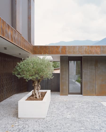 LIH Residence